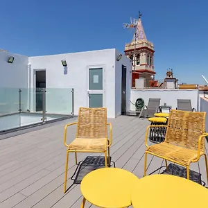 Nine O Clock San Luis Skyview , Siviglia Spagna